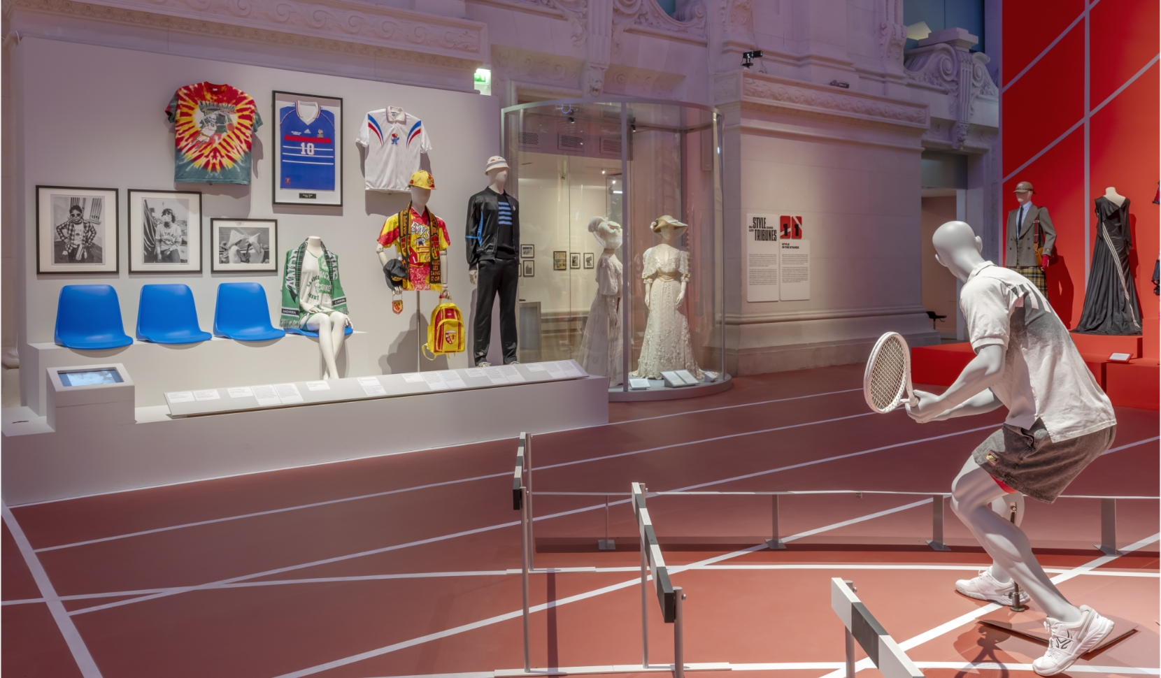 MODE_ET_SPORT_Luc_Boegly-052-2 Gabrielle Chanel. Fashion Manifesto at Victoria and Albert Museum