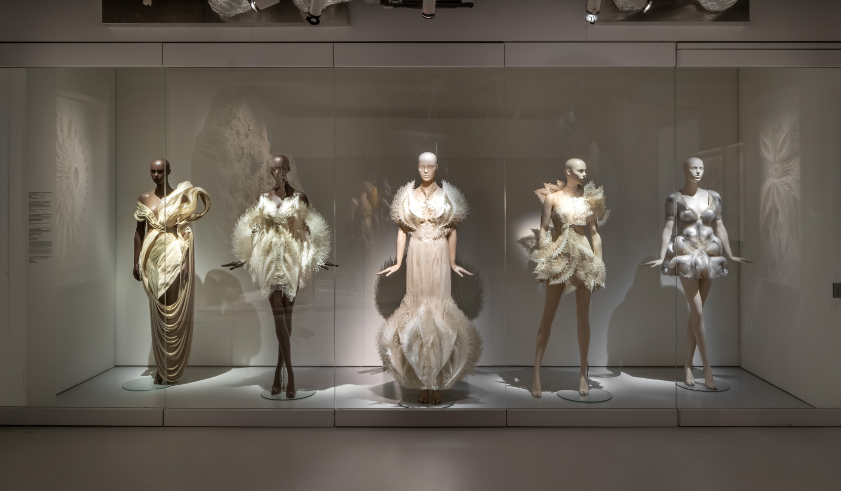 Sculpting the Scenses - Iris van Herpen 09 Sculpting the Senses by Iris van Herpen - Hans Boodt Mannequins